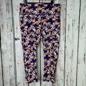 🏷️NWT Fabletics High-Waisted Printed PowerHold High Rise Capri XXL 16-18 Purple